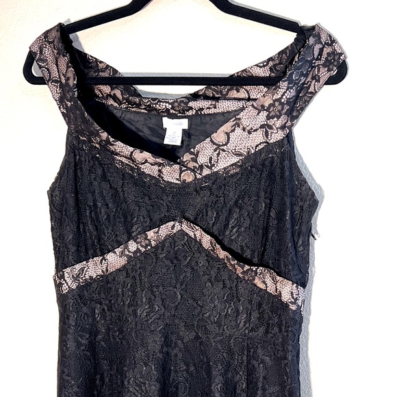 3/$30 🌻 Odille Anthropologie black lace fit-and-flare dress, Size 10 - Picture 5 of 6